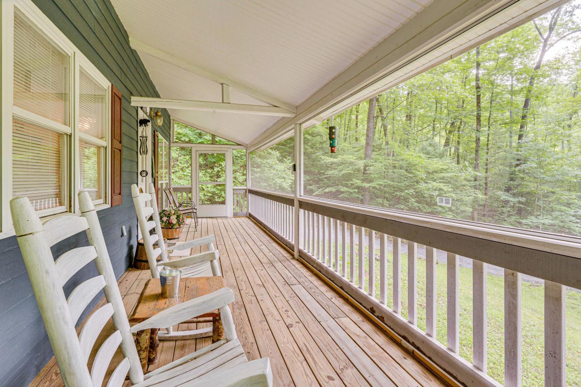 Secluded Cabin With Porch - 7 Miles To Lake Chatuge! Hayesville Exteriér fotografie