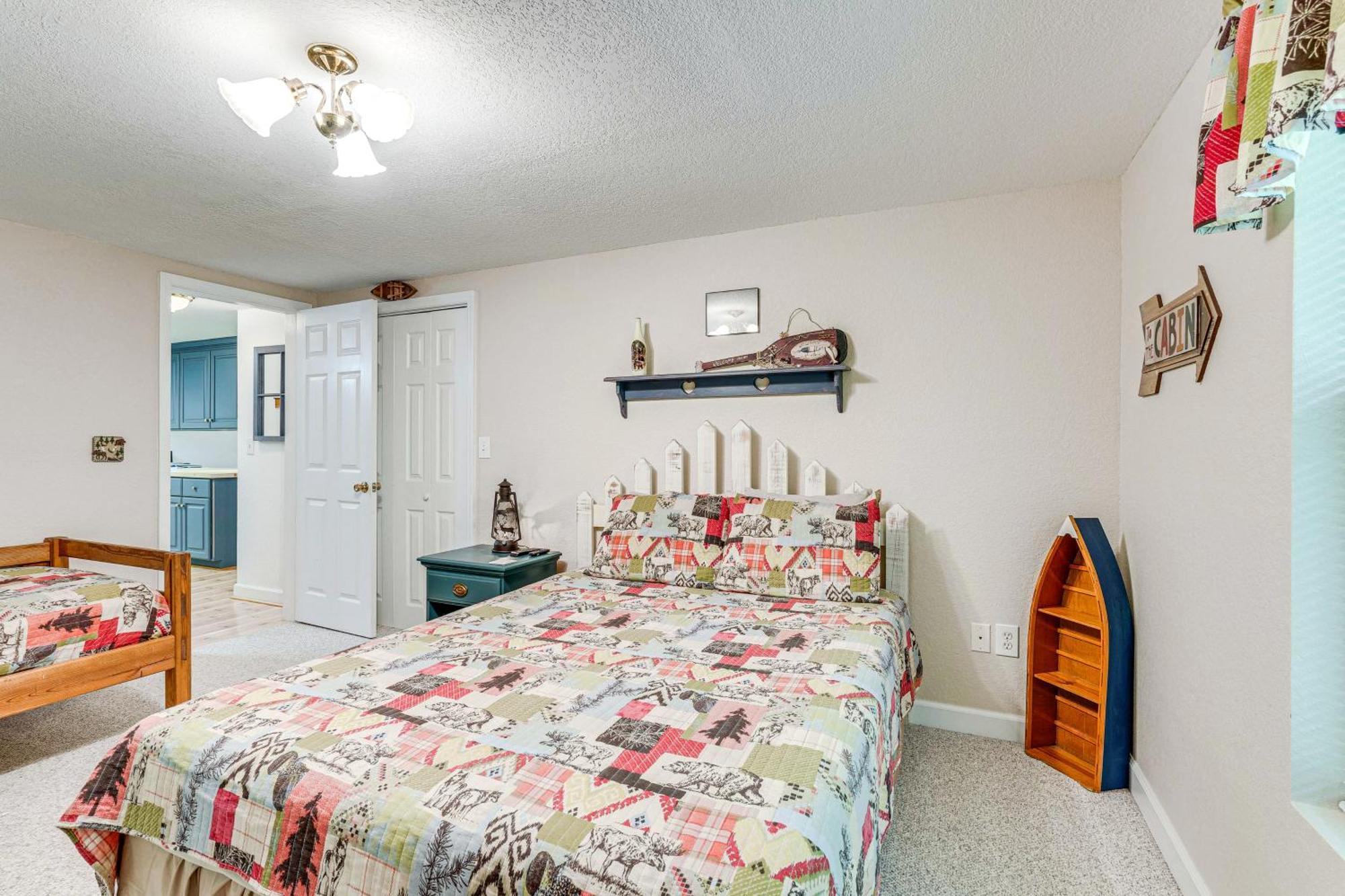 Secluded Cabin With Porch - 7 Miles To Lake Chatuge! Hayesville Exteriér fotografie