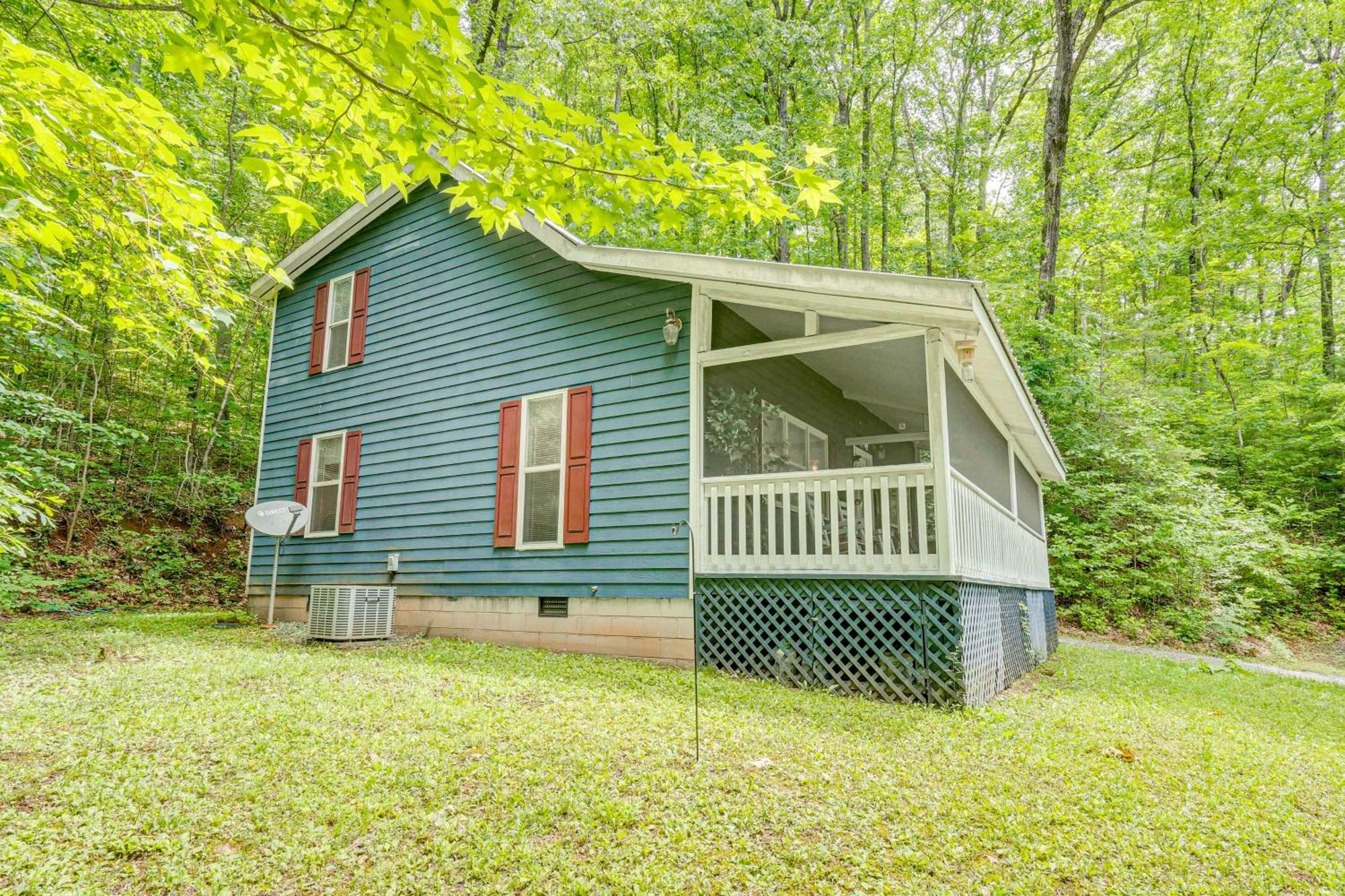 Secluded Cabin With Porch - 7 Miles To Lake Chatuge! Hayesville Exteriér fotografie